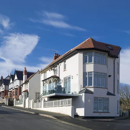 Shore View * Sandsend