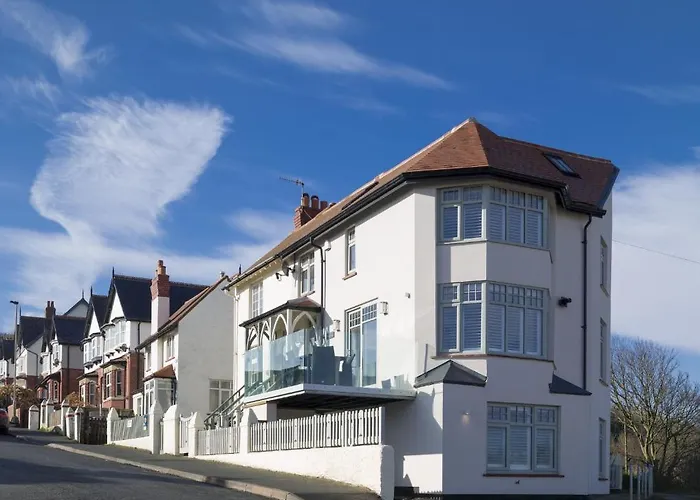 Shore View * Sandsend