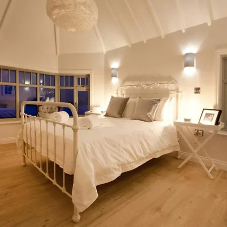 Shore View * Sandsend