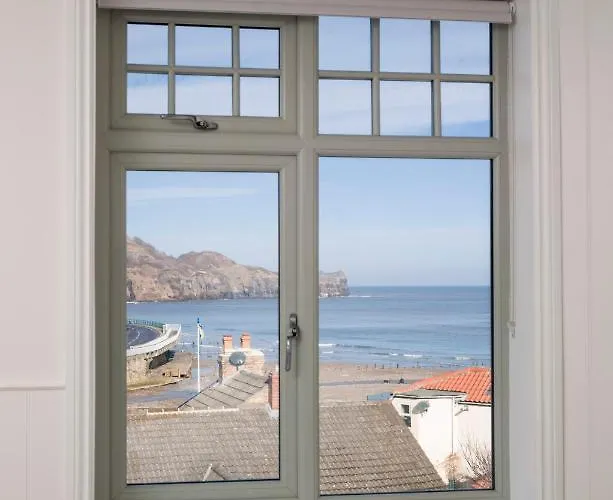 Shore View * Sandsend